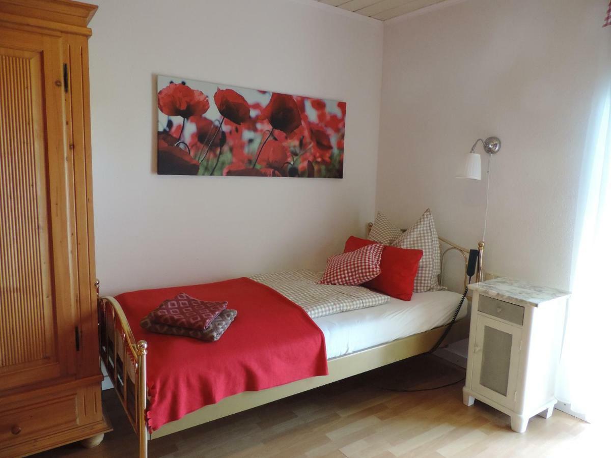 Ferienwohnung Rot Hohenfelde  エクステリア 写真