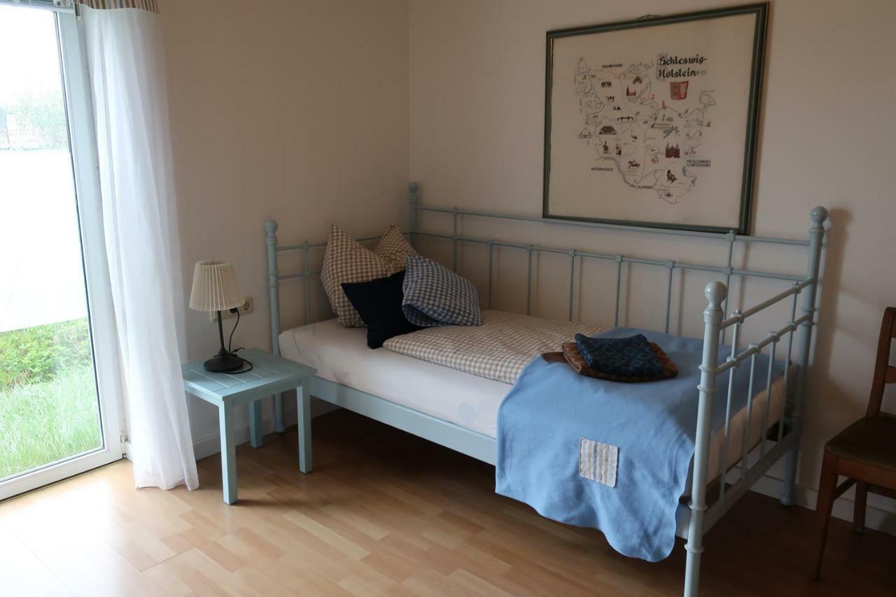 Ferienwohnung Rot Hohenfelde  エクステリア 写真