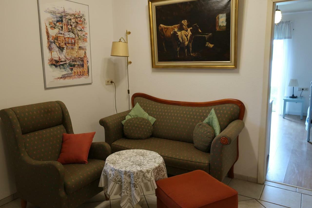 Ferienwohnung Rot Hohenfelde  エクステリア 写真