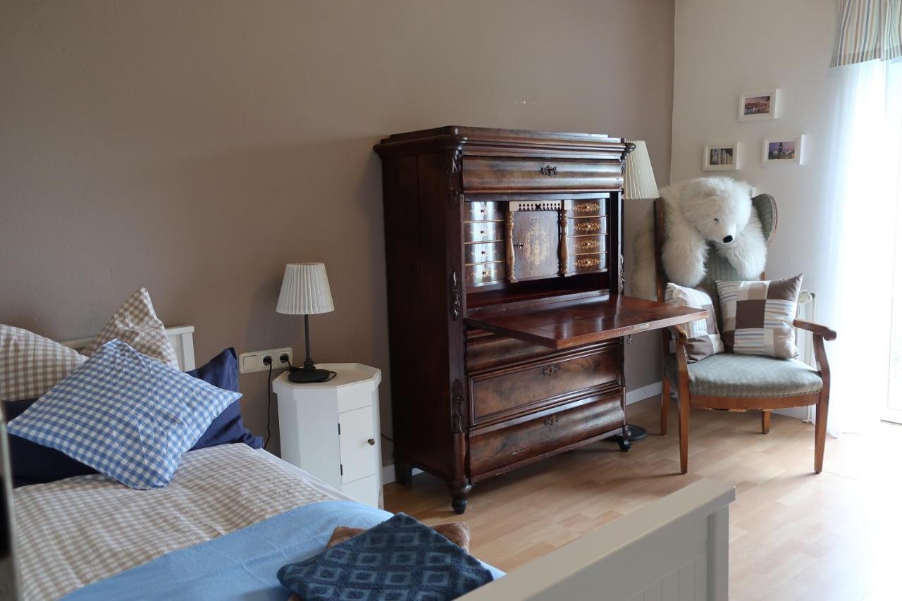 Ferienwohnung Rot Hohenfelde  エクステリア 写真